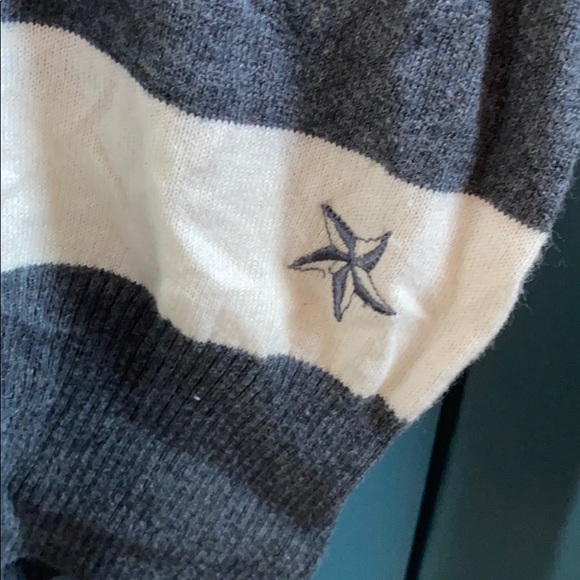 Cute Nollie sweater! - Picture 2 of 4